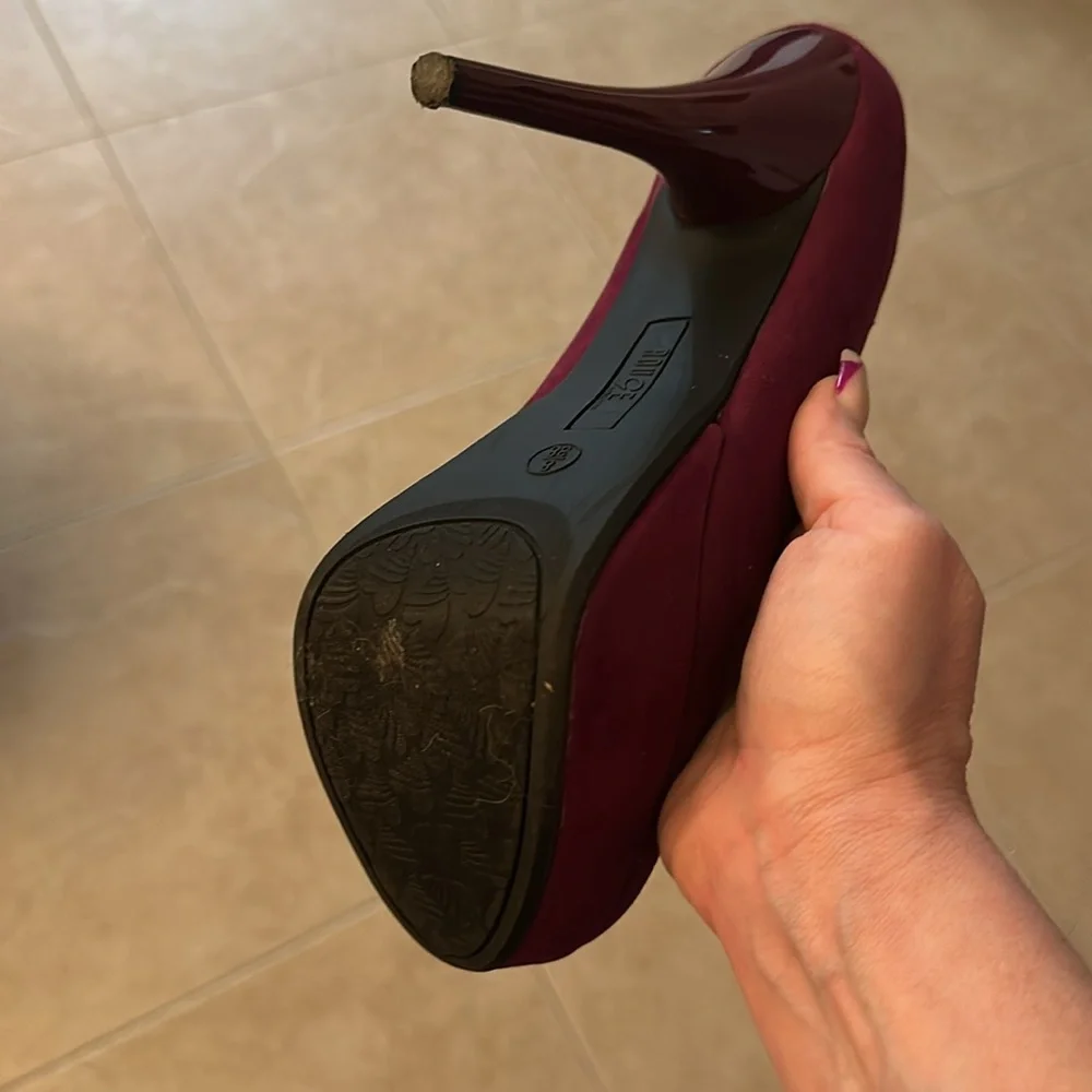 Rouge Raspberry suede heels - Picture 3 of 4